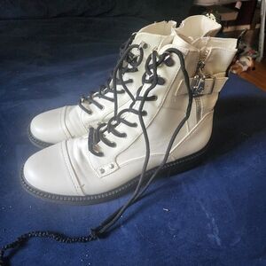 White GBG Los Angeles combat boots size 10
